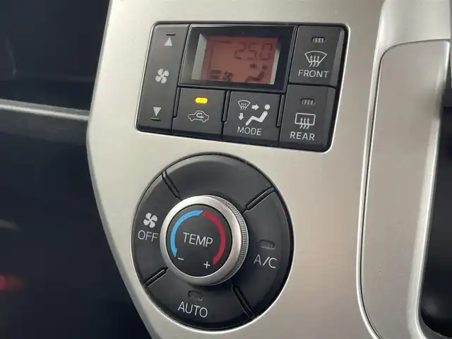 ダイハツ ウェイク L SA 大阪府 2015(平27)年 11.3万km プラムブラウンクリスタルマイカ (株)IDOMが運営する【じしゃロン東大阪店】の自社ローン対象車両になります。こちらは現金ご利用時の価格です。/自社ローンご希望の方は別途その旨お申付け下さい。/スマートアシスト/フリップダウンモニター/純正ナビ/【フルセグＴＶ/Ｂｌｕｅｔｏｏｔｈ/CD/DVD】/バックカメラ/ＥＴＣ/片側パワースライドドア/ベンチシート/オートエアコン/ＡＢＳ/横滑り防止機能/衝突被害軽減システム/オートライト/LEDライト/取説＆保証書