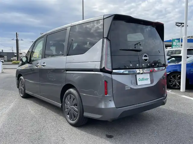 日産 セレナ X V 長崎県 2024(令6)年 1.3万km ダークメタルグレー 純正9型ナビ/（HDMI/USB/BT/FMAM/）/プロパイロット/バックカメラ/ETC/両側パワースライドドア/エマージェンシーブレーキ/ブラインドスポットモニター/レーンキープアシスト/LEDヘッドライト/オートライト/ドライブレコーダー/パドルシフト/クリアランスソナー/オートハイビーム/スペアキー