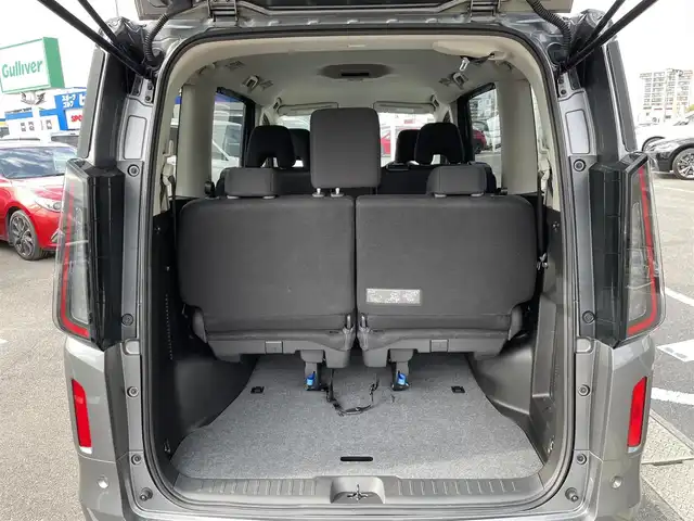 日産 セレナ X V 長崎県 2024(令6)年 1.3万km ダークメタルグレー 純正9型ナビ/（HDMI/USB/BT/FMAM/）/プロパイロット/バックカメラ/ETC/両側パワースライドドア/エマージェンシーブレーキ/ブラインドスポットモニター/レーンキープアシスト/LEDヘッドライト/オートライト/ドライブレコーダー/パドルシフト/クリアランスソナー/オートハイビーム/スペアキー