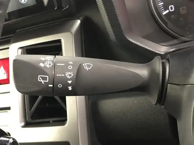 ダイハツ タフト G クロムベンチャー 愛知県 2024(令6)年 0.3万km クロムグレーメタリック ９インチディスプレイオーディオ　/（Aｐｐｌｅ　CａｒPｌａｙ／Aｎｄｒｏｉｄ　Aｕｔｏ）/アラウンドビューモニター　/ガラスルーフ　/シートヒーター　/ＨＤＭＩ／ＵＳＢ　/ＥＴＣ　/電子パーキング　/オートホールド　/ルーフレール　/ＬＥＤライト　/スマートキー　/フロアマット