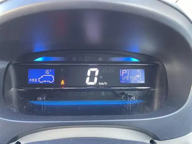 ダイハツ ミラ イース Xf 道央・札幌 2015(平27)年 13万km ブラックマイカメタリック 登録時走行距離129756ｋｍ/　４　Ｗ　Ｄ　/純正オーディオ(CD/FM/AM)/アイドリングストップ/ドアバイザー/スペアキー×１/純正フロアマット/ABS/盗難防止装置/エンジンスターター/ヘッドライトレベライザー/電動格納ミラー/バニティミラー/積込夏タイヤ（社外AW/155/65/R14/15年製/溝3ｍｍ）