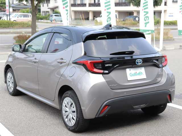トヨタ ヤリス ハイブリッド Z 福島県 2021(令3)年 8.2万km ブラック/アバンギャルドブロンズメタリック  ワ ン オ ー ナ ー/ 4      W      D/ 純 正 デ ィ ス プ レ イ オ ー デ ィ オ/ 純 正 フ ル セ グ T V/ 全 方 位 カ メ ラ/ 純 正 Ｅ T C/ レ ー ダ ー ク ル ー ズ コ ン ト ロ ー ル/ 前 左 右 シ ー ト ヒ ー タ ー/ ス マ ー ト キ ー/ ト ヨ タ セ ー フ テ ィ/ 純 正 L E D ヘ ッ ド ラ イ ト/ 純 正 フ ォ グ ラ ン プ/ フ ロ ン ト ガ ラ ス 熱 線/ 新　車　保　証　書/ 取　扱　説　明　書/ R7年車検時記録簿有