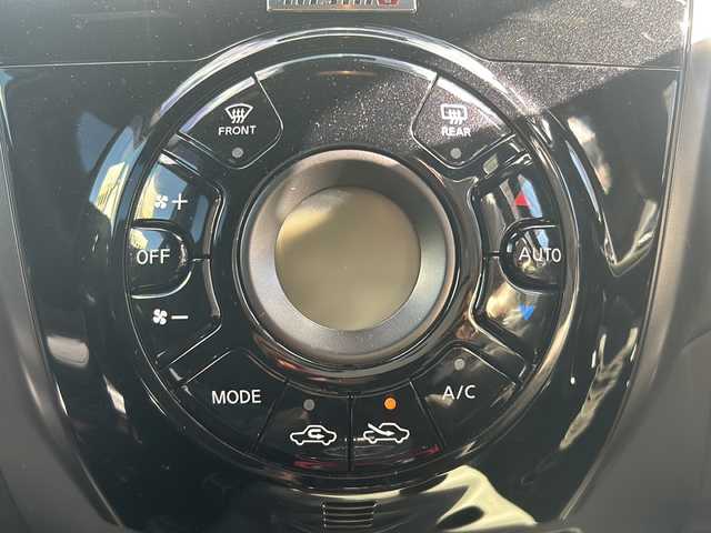 日産 ノート e－パワー ニスモ 沖縄県 2019(平31)年 1.4万km ブリリアントホワイトパール 純正ナビ / (AM/FM/CD/DVD/BT/TV) /バックモニター/ドラレコ /衝突被害軽減システム /ETC /レーンキープアシスト /純正16インチアルミホイール /横滑り防止機能 /LEDヘッドライト