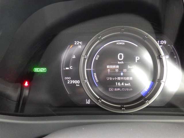 レクサス ＵＸ 250h Fスポーツ 千葉県 2019(令1)年 2.4万km ホワイトノーヴァガラスフレーク Lexus Safety System+/・プリクラッシュセーフティ/・レーンディパーチャーアラート/・オートハイビーム/・レーダークルーズコントロール/・ブラインドスポットモニタリング/ASC(アクティブサウンドコントロール)/ムーンルーフ/ブラックレザーシート/前席パワーシート/エアシート/シートヒーター/純正SDナビ/地デジTV/【DVD/CD再生機能　Bluetooth接続】/パノラミックビューモニター/ドライブレコーダー（DRT-H68A）/革巻きステアリング/ステアリングヒーター/ステアリングスイッチ/パドルシフト/ETC（2.0）/LEDヘッドライト/フォグライト/ウインカーミラー/クリアランスソナー/純正18インチアルミホイル/サイド/カーテンエアバッグ/スマートキー