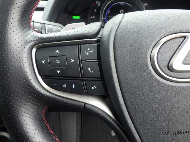 レクサス ＵＸ 250h Fスポーツ 千葉県 2019(令1)年 2.4万km ホワイトノーヴァガラスフレーク Lexus Safety System+/・プリクラッシュセーフティ/・レーンディパーチャーアラート/・オートハイビーム/・レーダークルーズコントロール/・ブラインドスポットモニタリング/ASC(アクティブサウンドコントロール)/ムーンルーフ/ブラックレザーシート/前席パワーシート/エアシート/シートヒーター/純正SDナビ/地デジTV/【DVD/CD再生機能　Bluetooth接続】/パノラミックビューモニター/ドライブレコーダー（DRT-H68A）/革巻きステアリング/ステアリングヒーター/ステアリングスイッチ/パドルシフト/ETC（2.0）/LEDヘッドライト/フォグライト/ウインカーミラー/クリアランスソナー/純正18インチアルミホイル/サイド/カーテンエアバッグ/スマートキー