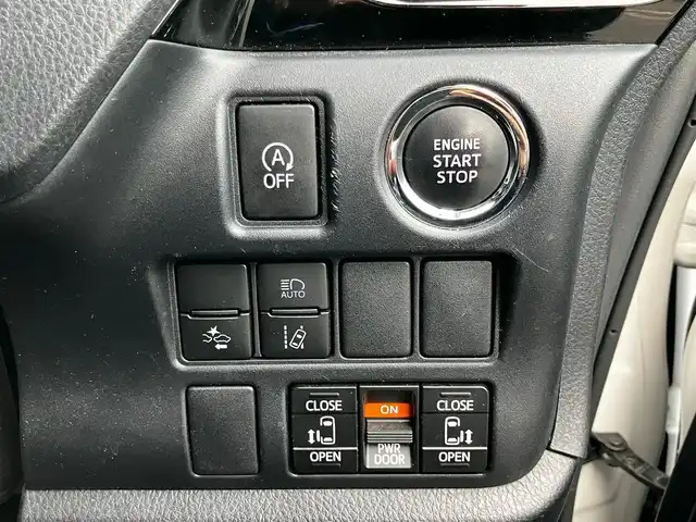 トヨタ ヴォクシー ZS 煌Ⅱ 山口県 2019(平31)年 1.8万km ホワイトパールクリスタルシャイン 純正SDナビ＆フルセグTV/　＆バックカメラ＆後席/　フリップダウンモニター/フロアマット/純正ドアバイザー/純正16インチアルミ/両側パワースライドドア/LEDオートライト/オートハイビーム/LEDフォグ/クルーズコントロール/ビルトインETC2.0