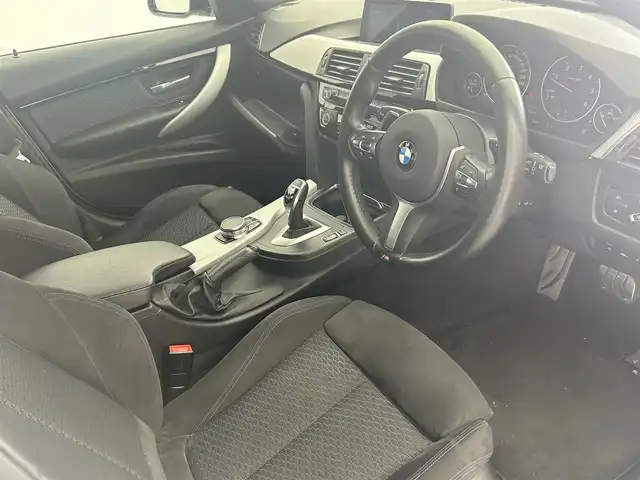 ＢＭＷ ３２０ｄ ツーリング Mスポーツ 宮城県 2017(平29)年 7.5万km パール 【DNクレーム無効】/禁煙車 /純正HDDナビ /ビルトインETC /・フルセグTV /・USB入力端子/・CD/・DVD再生機能/レーダークルーズコントロール /バックカメラ /前方ドライブレコーダー （VREC-DZ200）/純正ホイール /フロアマット /パワーシート（D＋N） /シートメモリー/スマートキー/プッシュスタート/MTモード付AT/LEDヘッドライト/フォグランプ/パドルシフト /左リアタイヤ　ブリジストン２０２３年製/右リアタイヤ　ブリジストン２０２４年製/フロントタイヤ　PZERO２０１９年製