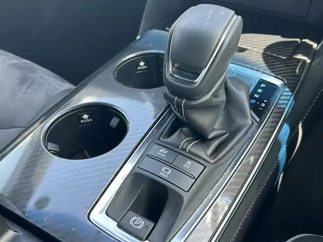 トヨタ クラウン ハイブリッド RS アドバンス 栃木県 2019(平31)年 1.9万km ホワイトパールクリスタルシャイン 衝突軽減システム/純正8型ナビ/フルセグ／CD DVD／Bluetooth/レーダークルーズコントロール/シートヒーター/バックカメラ/パワーシート/ヘッドアップディスプレイ/コーナーセンサー/社外17インチアルミホイール/ブラインドスポットモニター/LEDヘッドライト/パドルシフト/ステアリングヒーター/ドライブレコーダー/ETC2.0/ステアリングスイッチ/スマートキー/プッシュスタート