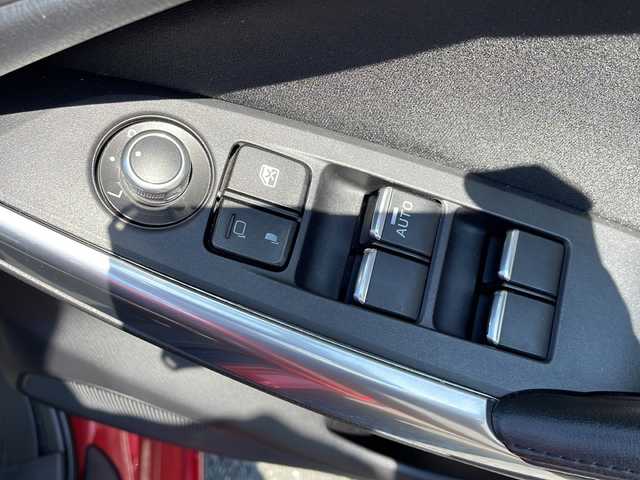 マツダ アテンザ セダン XD プロアクティブ 山口県 2015(平27)年 7.1万km ソウルレッドプレミアムメタリック 純正ナビ/DVD/CD/BT/USB/AUX/フルセグTV/バックカメラ/スマートキー/純正HIDヘッドライト/純正フォグランプ/オートライト/純正１９インチアルミホイール/ヘッドアップディスプレイ/革巻きステアリング/ステアリングスイッチ/レーダークルーズコントロール/オートパーキングホールド/衝突被害軽減ブレーキ/LKA/BSM/横滑り防止/コーナーセンサー/アイドリングストップ/純正フロアマット/純正ドアバイザー/ETC/電動格納ウインカードアミラー