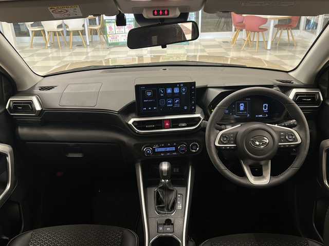 ダイハツ ロッキー プレミアム G 岐阜県 2023(令5)年 1.4万km ナチュラルベージュマイカM ４WD/寒冷地仕様/純正９型ディスプレイオーディオ/全方位モニター/AppleCarPlay/AndroidCarPlay/フルセグ視聴/ナビ連動ドライブレコーダー/スマートアシスト/レーダークルーズコントロール/車線逸脱防止/クリアランスソナー/ハーフレザーシート/前席シートヒーター/USBポート/HDMIポート/LEDヘッドライト/オートライト/電子パーキング/ブレーキホールド/プッシュスタート/スマートキー