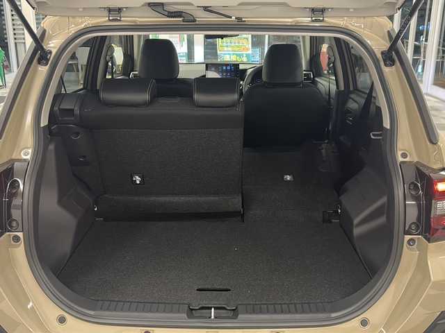 ダイハツ ロッキー プレミアム G 岐阜県 2023(令5)年 1.4万km ナチュラルベージュマイカM ４WD/寒冷地仕様/純正９型ディスプレイオーディオ/全方位モニター/AppleCarPlay/AndroidCarPlay/フルセグ視聴/ナビ連動ドライブレコーダー/スマートアシスト/レーダークルーズコントロール/車線逸脱防止/クリアランスソナー/ハーフレザーシート/前席シートヒーター/USBポート/HDMIポート/LEDヘッドライト/オートライト/電子パーキング/ブレーキホールド/プッシュスタート/スマートキー