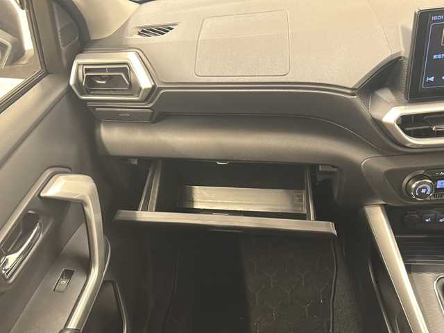 ダイハツ ロッキー プレミアム G 岐阜県 2023(令5)年 1.4万km ナチュラルベージュマイカM ４WD/寒冷地仕様/純正９型ディスプレイオーディオ/全方位モニター/AppleCarPlay/AndroidCarPlay/フルセグ視聴/ナビ連動ドライブレコーダー/スマートアシスト/レーダークルーズコントロール/車線逸脱防止/クリアランスソナー/ハーフレザーシート/前席シートヒーター/USBポート/HDMIポート/LEDヘッドライト/オートライト/電子パーキング/ブレーキホールド/プッシュスタート/スマートキー