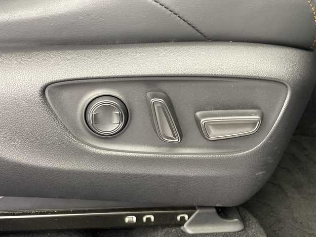 トヨタ ＲＡＶ４ ハイブリッド アドベンチャー 愛知県 2022(令4)年 7.8万km アッシュグレーメタリック/アーバンカーキ ワンオーナー/純正10.5型ディスプレイオーディオ（ナビ機能付）/・フルセグテレビ/・Bluetooth/・ミラキャスト/レーダークルーズコントロール/レーントレーシングアシスト/プリクラッシュセーフティ/ブラインドスポットモニター/ロードサインアシスト/電動パーキングブレーキ/ブレーキホールド/ETC2.0/AC100V1500Wコンセント/デジタルインナーミラー/オートライト/オートマチックハイビーム/パワーシート（D席・シートメモリー付）/前席シートヒーター/前席シートエアコン/ステアリングヒーター/ルーフレール/ウインカーミラー/LEDヘッドライト/プッシュスタート