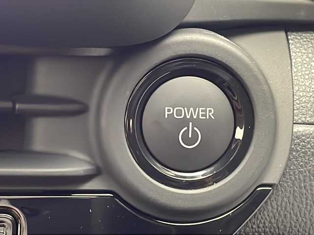 トヨタ クラウン エステート Z 沖縄県 2025(令7)年 0.1千km ブラック ディスプレイオーディオ　/(フルセグＴＶ　Ｂｌｕｅｔｏｏｔｈ　ＡＭ　ＦＭ)　/全方位カメラ　/ＥＴＣ　/パワーバックドア/パノラマルーフ/クルーズコントロール/デジタルインナーミラー/スマートキー/ＬＥＤヘッドライト/純正アルミホイール　/本革シート　/パワーシート　/シートヒーター　/エアシート/シートメモリー/ブラインドスポットモニター　/デジタルインナーミラー/ステアリングスイッチ　/ＨＵＤ/オートライト/オートマチックハイビーム/ホールドボタン/ＳＯＳボタン