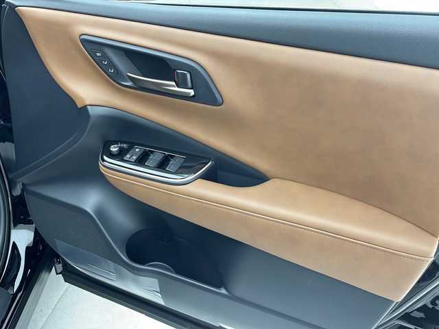 トヨタ クラウン エステート Z 沖縄県 2025(令7)年 0.1千km ブラック ディスプレイオーディオ　/(フルセグＴＶ　Ｂｌｕｅｔｏｏｔｈ　ＡＭ　ＦＭ)　/全方位カメラ　/ＥＴＣ　/パワーバックドア/パノラマルーフ/クルーズコントロール/デジタルインナーミラー/スマートキー/ＬＥＤヘッドライト/純正アルミホイール　/本革シート　/パワーシート　/シートヒーター　/エアシート/シートメモリー/ブラインドスポットモニター　/デジタルインナーミラー/ステアリングスイッチ　/ＨＵＤ/オートライト/オートマチックハイビーム/ホールドボタン/ＳＯＳボタン