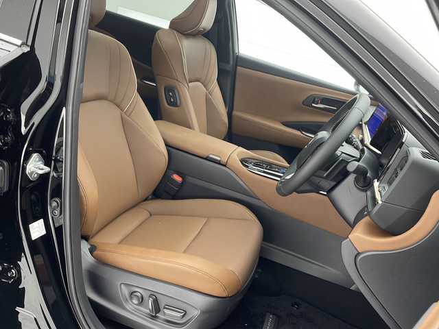 トヨタ クラウン エステート Z 沖縄県 2025(令7)年 0.1千km ブラック ディスプレイオーディオ　/(フルセグＴＶ　Ｂｌｕｅｔｏｏｔｈ　ＡＭ　ＦＭ)　/全方位カメラ　/ＥＴＣ　/パワーバックドア/パノラマルーフ/クルーズコントロール/デジタルインナーミラー/スマートキー/ＬＥＤヘッドライト/純正アルミホイール　/本革シート　/パワーシート　/シートヒーター　/エアシート/シートメモリー/ブラインドスポットモニター　/デジタルインナーミラー/ステアリングスイッチ　/ＨＵＤ/オートライト/オートマチックハイビーム/ホールドボタン/ＳＯＳボタン