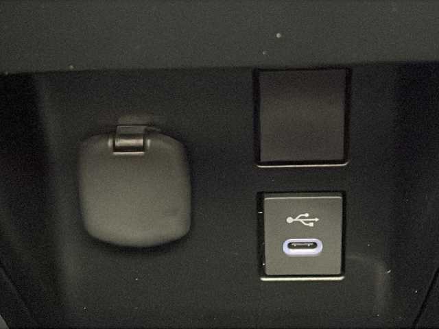 トヨタ クラウン エステート Z 沖縄県 2025(令7)年 0.1千km ブラック ディスプレイオーディオ　/(フルセグＴＶ　Ｂｌｕｅｔｏｏｔｈ　ＡＭ　ＦＭ)　/全方位カメラ　/ＥＴＣ　/パワーバックドア/パノラマルーフ/クルーズコントロール/デジタルインナーミラー/スマートキー/ＬＥＤヘッドライト/純正アルミホイール　/本革シート　/パワーシート　/シートヒーター　/エアシート/シートメモリー/ブラインドスポットモニター　/デジタルインナーミラー/ステアリングスイッチ　/ＨＵＤ/オートライト/オートマチックハイビーム/ホールドボタン/ＳＯＳボタン