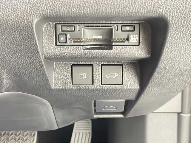 トヨタ クラウン エステート Z 沖縄県 2025(令7)年 0.1千km ブラック ディスプレイオーディオ　/(フルセグＴＶ　Ｂｌｕｅｔｏｏｔｈ　ＡＭ　ＦＭ)　/全方位カメラ　/ＥＴＣ　/パワーバックドア/パノラマルーフ/クルーズコントロール/デジタルインナーミラー/スマートキー/ＬＥＤヘッドライト/純正アルミホイール　/本革シート　/パワーシート　/シートヒーター　/エアシート/シートメモリー/ブラインドスポットモニター　/デジタルインナーミラー/ステアリングスイッチ　/ＨＵＤ/オートライト/オートマチックハイビーム/ホールドボタン/ＳＯＳボタン