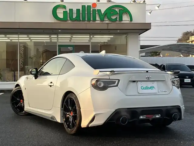 トヨタ ８６ GT リミテッド 三重県 2017(平29)年 4.9万km クリスタルホワイトパール 登録時走行距離48139km/TRDエアロF・S/TEIN車高調(ローダウン)/社外マフラー(ロッソモデロ)/社外18インチAW(レイズ)/社外テールランプ/♪純正SDナビ/ ・ワンセグ・BTオーディオ/ ・CD再生・SD/♪スマートキー/♪プッシュスタート/♪クルーズコントロール/♪ハーフレザーシート/♪前席シートヒーター /♪ドライブレコーダー/♪LEDヘッドライト/♪LEDフォグライト/♪オートライト/♪ヘッドライトレベライザー/♪革巻きステアリング/♪ステアリングスイッチ/♪フロアマット/♪スモークフィルム/♪電格ミラー/♪サイド/カーテンエアバック/純正テールランプ積み込み