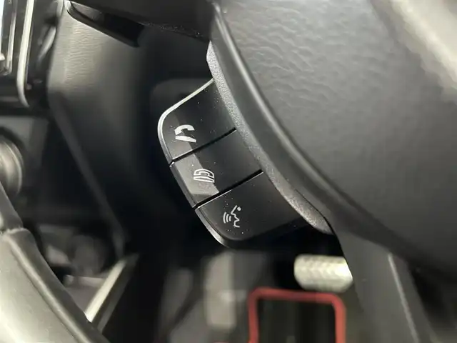 スズキ スイフト HYBRID RS 鹿児島県 2018(平30)年 8.6万km スーパーブラックパール セーフティパッケージ/デュアルセンサーブレーキ/アダプティブクルーズ/純正8インチSDナビ【CN-RZ83】/(AM.FM.Disc.フルセグTV.Bluetooth)/全方位カメラ/ETC/パドルシフト/運転席シートヒーター/ドライブレコーダー/プッシュスタート/スマートキー/オートライト(LEDヘッドライト)/柿本改マフラー/純正マフラー積込