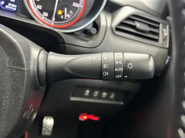 スズキ スイフト HYBRID RS 鹿児島県 2018(平30)年 8.6万km スーパーブラックパール セーフティパッケージ/デュアルセンサーブレーキ/アダプティブクルーズ/純正8インチSDナビ【CN-RZ83】/(AM.FM.Disc.フルセグTV.Bluetooth)/全方位カメラ/ETC/パドルシフト/運転席シートヒーター/ドライブレコーダー/プッシュスタート/スマートキー/オートライト(LEDヘッドライト)/柿本改マフラー/純正マフラー積込