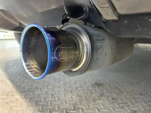 スズキ スイフト HYBRID RS 鹿児島県 2018(平30)年 8.6万km スーパーブラックパール セーフティパッケージ/デュアルセンサーブレーキ/アダプティブクルーズ/純正8インチSDナビ【CN-RZ83】/(AM.FM.Disc.フルセグTV.Bluetooth)/全方位カメラ/ETC/パドルシフト/運転席シートヒーター/ドライブレコーダー/プッシュスタート/スマートキー/オートライト(LEDヘッドライト)/柿本改マフラー/純正マフラー積込