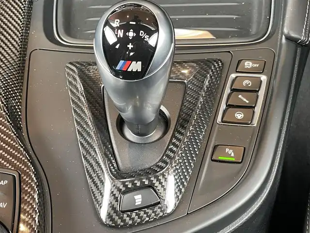 ＢＭＷ Ｍ３ セダン コンペティション 鹿児島県 2017(平29)年 4.5万km 青 禁煙車/純正ナビ/バックカメラ/前方ドライブレコーダー/3Ddesighカーボンリップスポイラー/コンペティションパッケージ/カーボンルーフ/カーボンミラーカバー/鍛造20インチホイール/ブラックキドニーグリル/サイドギル/LEDヘッドライト/パドルシフト/パワーシート/運転席メモリー付きシートヒーター/インテリジェントセーフティ/Mキャリパー