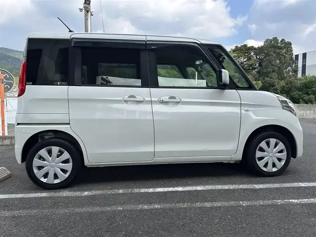 スズキ スペーシア X 長崎県 2017(平29)年 4.9万km ピュアホワイトP ワンオーナー/社外SDナビ(FM/AM/BT/ワンセグTV)/プッシュスタート/アイドリングストップ/ビルトインETC/片側パワースライドドア/D席シートヒーター/フロアマット/ドアバイザー/ABS/LDA/衝突軽減ブレーキ/ライトレベライザー/電動格納ミラー/スマートキー/スペアキー/取扱説明書/保証書