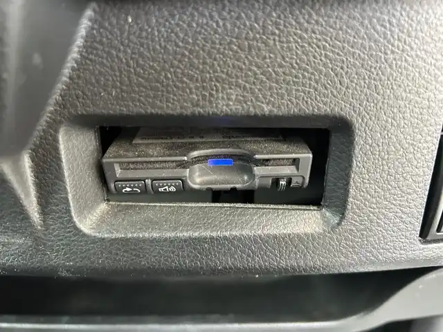 スズキ スペーシア X 長崎県 2017(平29)年 4.9万km ピュアホワイトP ワンオーナー/社外SDナビ(FM/AM/BT/ワンセグTV)/プッシュスタート/アイドリングストップ/ビルトインETC/片側パワースライドドア/D席シートヒーター/フロアマット/ドアバイザー/ABS/LDA/衝突軽減ブレーキ/ライトレベライザー/電動格納ミラー/スマートキー/スペアキー/取扱説明書/保証書