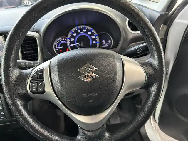 スズキ スペーシア X 長崎県 2017(平29)年 4.9万km ピュアホワイトP ワンオーナー/社外SDナビ(FM/AM/BT/ワンセグTV)/プッシュスタート/アイドリングストップ/ビルトインETC/片側パワースライドドア/D席シートヒーター/フロアマット/ドアバイザー/ABS/LDA/衝突軽減ブレーキ/ライトレベライザー/電動格納ミラー/スマートキー/スペアキー/取扱説明書/保証書