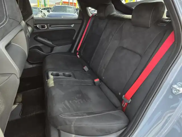 ホンダ シビック タイプR レーシングブラックPKG 鹿児島県 2025(令7)年 0.1万km ソニックグレーパール ＢＢＳ製１９インチアルミホイール　/ＢＬＩＴＺタワーバー　/純正ＯＰレッドミラーカバー　/ＴｙｐｅＲ専用フルバケシート　/アダプティブクルーズコントロール　/ワイヤレス充電　/ホンダセンシング　/ドライブレコーダー/プッシュスタート/スマートキー