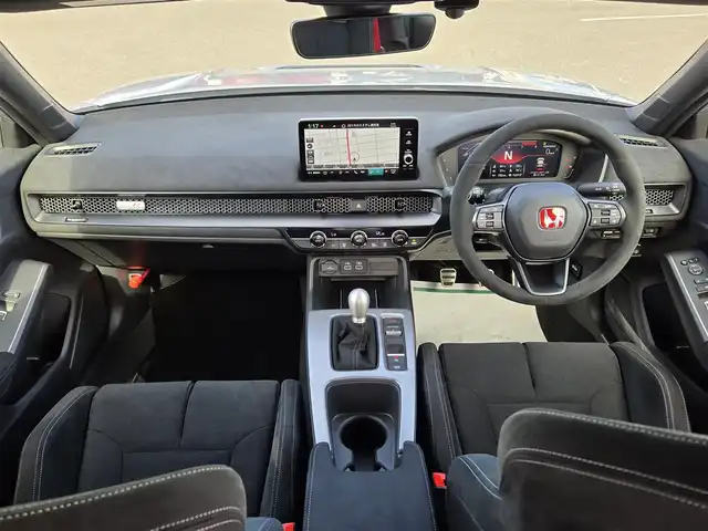 ホンダ シビック タイプR レーシングブラックPKG 鹿児島県 2025(令7)年 0.1万km ソニックグレーパール ＢＢＳ製１９インチアルミホイール　/ＢＬＩＴＺタワーバー　/純正ＯＰレッドミラーカバー　/ＴｙｐｅＲ専用フルバケシート　/アダプティブクルーズコントロール　/ワイヤレス充電　/ホンダセンシング　/ドライブレコーダー/プッシュスタート/スマートキー