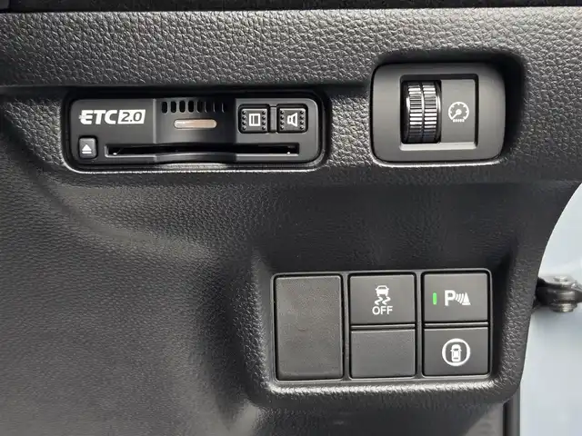 ホンダ シビック タイプR レーシングブラックPKG 鹿児島県 2025(令7)年 0.1万km ソニックグレーパール ＢＢＳ製１９インチアルミホイール　/ＢＬＩＴＺタワーバー　/純正ＯＰレッドミラーカバー　/ＴｙｐｅＲ専用フルバケシート　/アダプティブクルーズコントロール　/ワイヤレス充電　/ホンダセンシング　/ドライブレコーダー/プッシュスタート/スマートキー