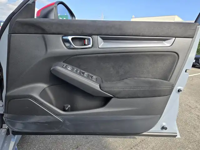 ホンダ シビック タイプR レーシングブラックPKG 鹿児島県 2025(令7)年 0.1万km ソニックグレーパール ＢＢＳ製１９インチアルミホイール　/ＢＬＩＴＺタワーバー　/純正ＯＰレッドミラーカバー　/ＴｙｐｅＲ専用フルバケシート　/アダプティブクルーズコントロール　/ワイヤレス充電　/ホンダセンシング　/ドライブレコーダー/プッシュスタート/スマートキー