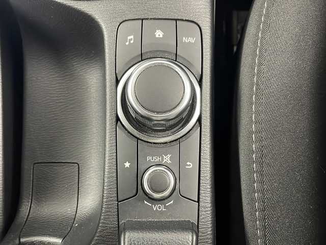 マツダ デミオ 13S ツーリング 埼玉県 2017(平29)年 2.2万km ソウルレッドクリスタルM 純正ナビ/(Bluetooth/CD/DVD/USB/AM/FM)/全方位カメラ/地デジフルセグ/前方ドライブレコーダー/ETC/ヘッドアップディスプレイ/車線逸脱警報/衝突軽減ブレーキ/クリアランスソナー/運転席・助手席シートヒーター/ドライブモードセレクト/アイドリングストップ/プッシュスタート/ステアリングリモコン/ウィンカー・電動格納ミラー/純正フロアマット/純正ドアバイザー/純正15インチアルミホイール
