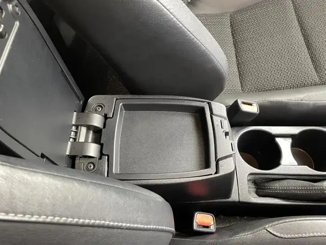 トヨタ オーリスハイブリッド 福井県 2016(平28)年 10.9万km レッドマイカメタリック モデリスタエアロ/純正ナビ/CD/DVD/フルセグTV/Bluetooth/AM/FM/バックカメラ/ETC/衝突軽減ブレーキ/サイドバイザー/前方ドライブレコーダ/オートライト/LEDヘッドライト/フォグランプ/スマートキー/純正フロアマット