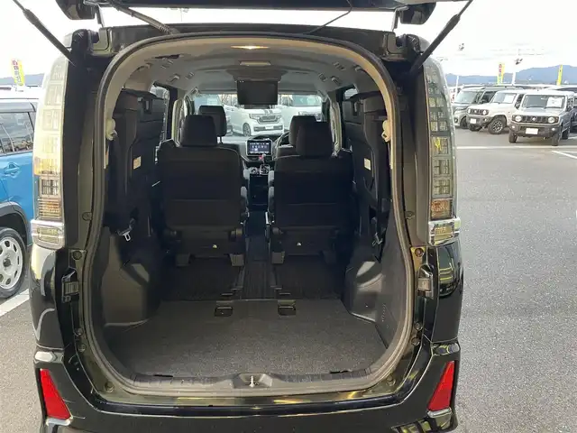 トヨタ ヴォクシー ZS 煌Ⅱ 島根県 2017(平29)年 8万km ブラック 登録時走行距離79669km/取扱説明書【車両/ナビ】/保証書/純正9インチSDナビ【CD/DVD/Bluetooth】/フルセグテレビ/バックカメラ/フリップダウンモニター/両側パワースライドドア/衝突軽減ブレーキ/レーンキープアシススト/プッシュスタート/スマートキー(スペアスマート×1)/LEDヘッドライト/オートライト/ビルトインETC/純正16インチAW