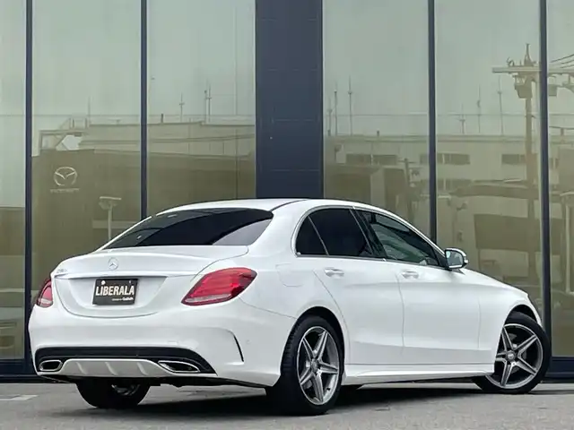 メルセデス・ベンツ Ｃ１８０ アバンギャルド AMGライン 石川県 2017(平29)年 6.5万km 白 社外リップスポイラー/パナメリカーナグリル/衝突軽減ブレーキ/アダプティブクルーズコントロール/ブラインドスポットモニター/レザーＡＲＴＩＣＯ/シートヒーター/純正ナビ/フルセグＴＶ/バックカメラ/クリアランスソナー/純正１８ｉｎｃＡＷ