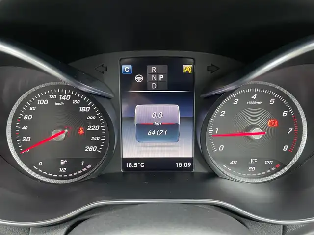 メルセデス・ベンツ Ｃ１８０ アバンギャルド AMGライン 石川県 2017(平29)年 6.5万km 白 社外リップスポイラー/パナメリカーナグリル/衝突軽減ブレーキ/アダプティブクルーズコントロール/ブラインドスポットモニター/レザーＡＲＴＩＣＯ/シートヒーター/純正ナビ/フルセグＴＶ/バックカメラ/クリアランスソナー/純正１８ｉｎｃＡＷ