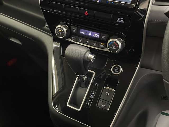 日産 セレナ ハイウェイスター V 道央・札幌 2022(令4)年 3.1万km ブリリアントホワイトパール ・4WD/・社外9インチナビ/・フルセグTV/DVD/CD/SD/BT/・アラウンドビューモニター/・両側パワースライドドア/・リヤ席モニター/・純正エンジンスターター/・デジタルインナーミラー/・ドライブレコーダー/・エマージェンシーブレーキ/・プロパイロット/・車線逸脱防止支援/・後側方衝突防止支援/・速度標識表示/・道路標識表示/・パーキングセンサー/・クロストラフィックアラート/・アイドリングストップ/・ETC/・LEDヘッドライト/・LEDフォグ/・プッシュスタート/・インテリジェントキー/・ドアバイザー/・電格ミラー