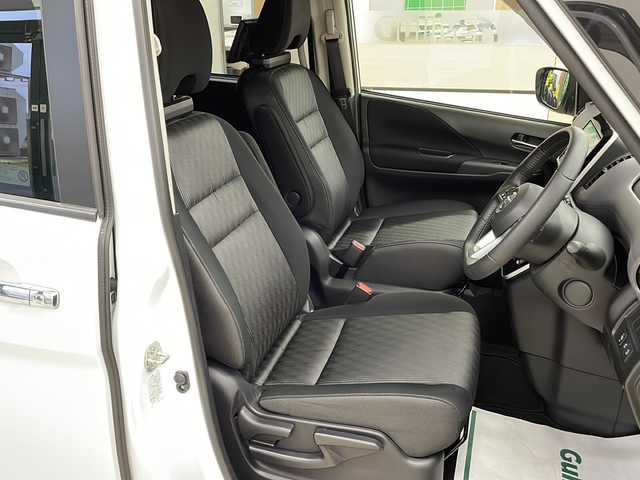 日産 セレナ ハイウェイスター V 道央・札幌 2022(令4)年 3.1万km ブリリアントホワイトパール ・4WD/・社外9インチナビ/・フルセグTV/DVD/CD/SD/BT/・アラウンドビューモニター/・両側パワースライドドア/・リヤ席モニター/・純正エンジンスターター/・デジタルインナーミラー/・ドライブレコーダー/・エマージェンシーブレーキ/・プロパイロット/・車線逸脱防止支援/・後側方衝突防止支援/・速度標識表示/・道路標識表示/・パーキングセンサー/・クロストラフィックアラート/・アイドリングストップ/・ETC/・LEDヘッドライト/・LEDフォグ/・プッシュスタート/・インテリジェントキー/・ドアバイザー/・電格ミラー