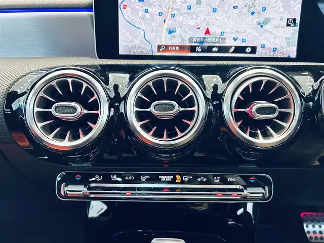 メルセデス・ベンツ ＣＬＡ２００ｄ AMGライン 大阪府 2019(令1)年 4.7万km デジタルホワイト レザーエクスクルーシブP/アドバンスドP/レーダーセーフティP/サンルーフ/HUD/ACC/赤黒革/メモリ付きパワーシート/シートヒーター/純正ナビ/ＴＶ/360度カメラ/純正18インチＡＷ/ＬＥＤヘッドライト/アンビエントライト/クリアランスソナー/ワイヤレス充電/ブラインドスポット
