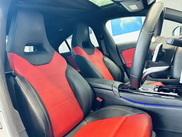 メルセデス・ベンツ ＣＬＡ２００ｄ AMGライン 大阪府 2019(令1)年 4.7万km デジタルホワイト レザーエクスクルーシブP/アドバンスドP/レーダーセーフティP/サンルーフ/HUD/ACC/赤黒革/メモリ付きパワーシート/シートヒーター/純正ナビ/ＴＶ/360度カメラ/純正18インチＡＷ/ＬＥＤヘッドライト/アンビエントライト/クリアランスソナー/ワイヤレス充電/ブラインドスポット