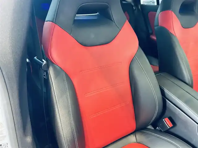 メルセデス・ベンツ ＣＬＡ２００ｄ AMGライン 大阪府 2019(令1)年 4.7万km デジタルホワイト レザーエクスクルーシブP/アドバンスドP/レーダーセーフティP/サンルーフ/HUD/ACC/赤黒革/メモリ付きパワーシート/シートヒーター/純正ナビ/ＴＶ/360度カメラ/純正18インチＡＷ/ＬＥＤヘッドライト/アンビエントライト/クリアランスソナー/ワイヤレス充電/ブラインドスポット