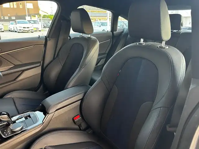 ＢＭＷ ２１８ｉ グランクーペ Mスポーツ 富山県 2022(令4)年 2.1万km グレーⅡ 純正HDDナビ/AM/FMラジオ/Bluetooth接続/AppleCarPlay/android　auto/MirrorLink/D/N席パワーシート/バックカメラ/コーナーセンサー/パーキングアシスト/衝突軽減装置/アイドリングストップ/ACC/ワイヤレス充電/ドライブレコーダー/アンビエントライト/純正18インチAW/ETC2.0/ETC