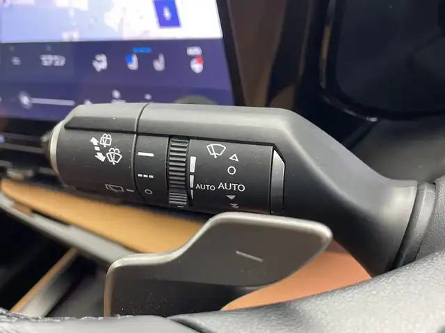 レクサス ＮＸ 350h バージョンL 鹿児島県 2023(令5)年 6.2万km ソニッククォーツ サンルーフ/純正ナビ付ディスプレイオーディオ/（Bluetooth/フルセグTV）/パノラミックビューモニター/マークレビンソンプレミアムサウンド/レザーシート/パワーシート/シートヒーター/メモリシート(D)/電動リアゲート/電動サイドブレーキ/オートホールド/ビルトインETC2.0/BSM/ビルドインETC/WCO/SPORT/EVモード/革巻きステアリング/ステアリングスイッチ/パドルシフト/Autoライト/前後ドライブレコーダー/三眼LEDヘッドライト/デジタルインナーミラー/フォグ/クリアランスソナー/シーケンシャルウィンカー/ヘッドアップディスプレイ/電動格納ミラー/ウィンカーミラー/スマートキー/スペアキー(2本)/プッシュスタートボタン/純正フロアマット/純正アルミホイール