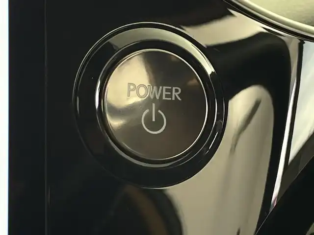 レクサス ＮＸ 350h バージョンL 鹿児島県 2023(令5)年 6.2万km ソニッククォーツ サンルーフ/純正ナビ付ディスプレイオーディオ/（Bluetooth/フルセグTV）/パノラミックビューモニター/マークレビンソンプレミアムサウンド/レザーシート/パワーシート/シートヒーター/メモリシート(D)/電動リアゲート/電動サイドブレーキ/オートホールド/ビルトインETC2.0/BSM/ビルドインETC/WCO/SPORT/EVモード/革巻きステアリング/ステアリングスイッチ/パドルシフト/Autoライト/前後ドライブレコーダー/三眼LEDヘッドライト/デジタルインナーミラー/フォグ/クリアランスソナー/シーケンシャルウィンカー/ヘッドアップディスプレイ/電動格納ミラー/ウィンカーミラー/スマートキー/スペアキー(2本)/プッシュスタートボタン/純正フロアマット/純正アルミホイール