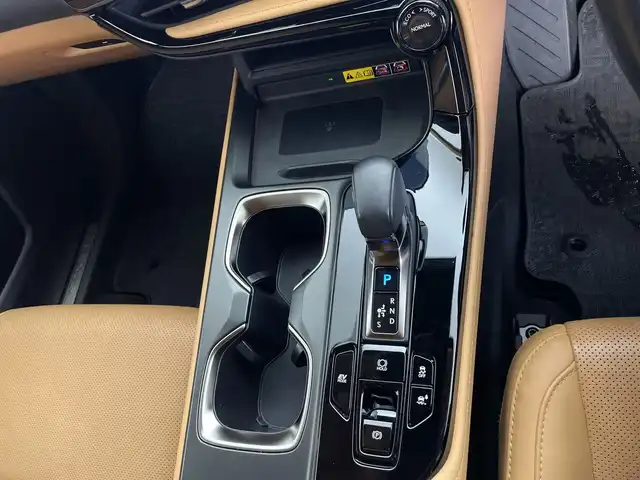 レクサス ＮＸ 350h バージョンL 鹿児島県 2023(令5)年 6.2万km ソニッククォーツ サンルーフ/純正ナビ付ディスプレイオーディオ/（Bluetooth/フルセグTV）/パノラミックビューモニター/マークレビンソンプレミアムサウンド/レザーシート/パワーシート/シートヒーター/メモリシート(D)/電動リアゲート/電動サイドブレーキ/オートホールド/ビルトインETC2.0/BSM/ビルドインETC/WCO/SPORT/EVモード/革巻きステアリング/ステアリングスイッチ/パドルシフト/Autoライト/前後ドライブレコーダー/三眼LEDヘッドライト/デジタルインナーミラー/フォグ/クリアランスソナー/シーケンシャルウィンカー/ヘッドアップディスプレイ/電動格納ミラー/ウィンカーミラー/スマートキー/スペアキー(2本)/プッシュスタートボタン/純正フロアマット/純正アルミホイール