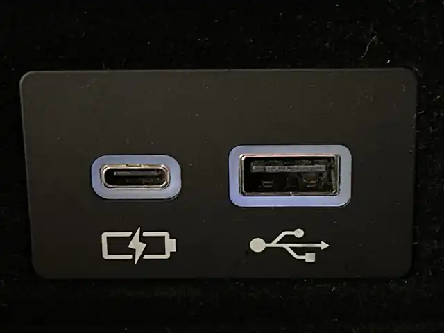 レクサス ＮＸ 350h バージョンL 鹿児島県 2023(令5)年 6.2万km ソニッククォーツ サンルーフ/純正ナビ付ディスプレイオーディオ/（Bluetooth/フルセグTV）/パノラミックビューモニター/マークレビンソンプレミアムサウンド/レザーシート/パワーシート/シートヒーター/メモリシート(D)/電動リアゲート/電動サイドブレーキ/オートホールド/ビルトインETC2.0/BSM/ビルドインETC/WCO/SPORT/EVモード/革巻きステアリング/ステアリングスイッチ/パドルシフト/Autoライト/前後ドライブレコーダー/三眼LEDヘッドライト/デジタルインナーミラー/フォグ/クリアランスソナー/シーケンシャルウィンカー/ヘッドアップディスプレイ/電動格納ミラー/ウィンカーミラー/スマートキー/スペアキー(2本)/プッシュスタートボタン/純正フロアマット/純正アルミホイール