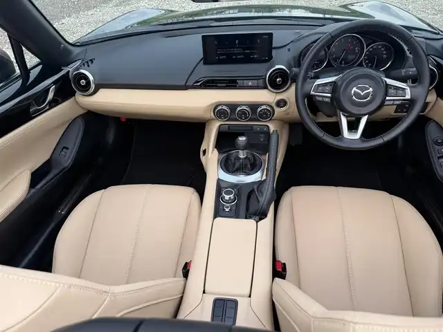 マツダ ロードスター S レザーパッケージ Vセレクション 兵庫県 2024(令6)年 0.2万km ジェットブラックマイカ 純正ナビ（SD欠）/バックカメラ/フルセグTV/BSM/オートハイビーム/パーキングセンサー/BOSEサウンドシステム/ベージュレザーシート/両前シートヒーター/ベージュ幌/純正16インチAW/LEDヘッドライト/AUTOライト/ETC